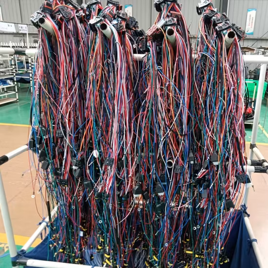 カスタマイズされた PVC パイプ電子ケーブル コネクタ車のトラックの自動車用配線ハーネス